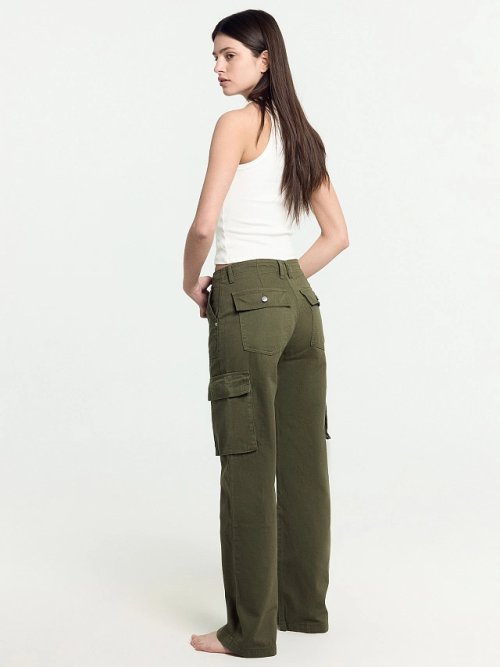 Брюки женские карго в зеленом цвете, фото 6 из 10