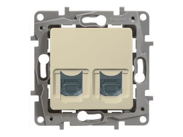Розетка Legrand Etika 672354 (сл.кость)
