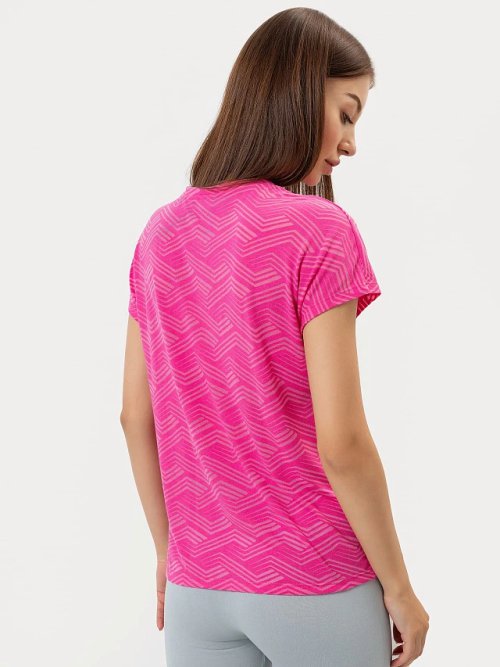 Футболка женская спортивная в розовом цвете с принтом, фото 3 из 4