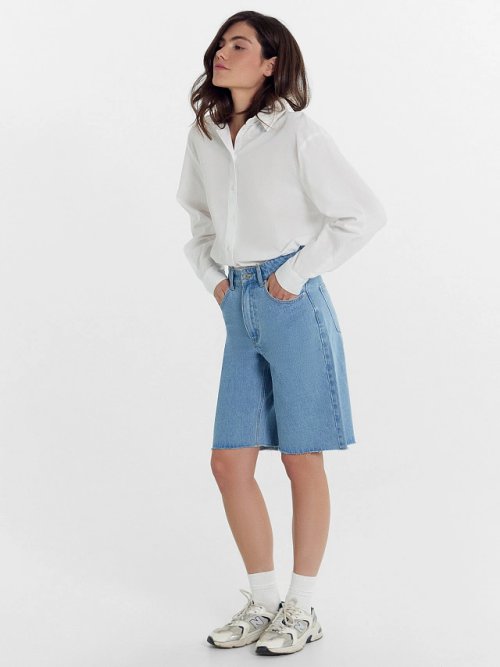 Шорты женские джинсовые в светло-голубом цвете, фото 3 из 5