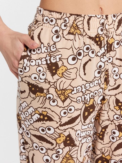 Пижама женская бежевая с принтом "monsters cookies", фото 7 из 18