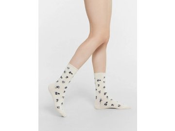 Носки женские молочные с рисунком в виде мелких цветов в Лепеле Марк Формель