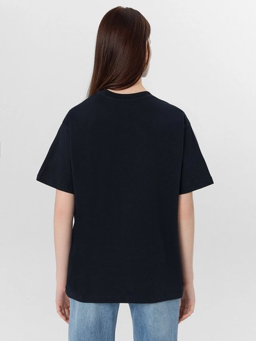 Футболка женская черная с серебристым принтом, фото 2 из 6