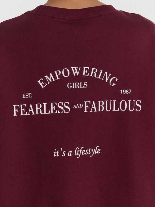 Свитшот женский бордовый оверсайз с вышивкой на груди "empowering girls", фото 5 из 6
