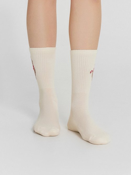 Носки женские кремовые с узором в виде новогоднего мишки, фото 5 из 24