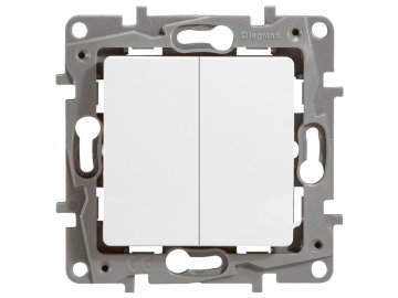 Выключатель Legrand Etika 672312 (слоновая кость) на акции в магазинах Ома