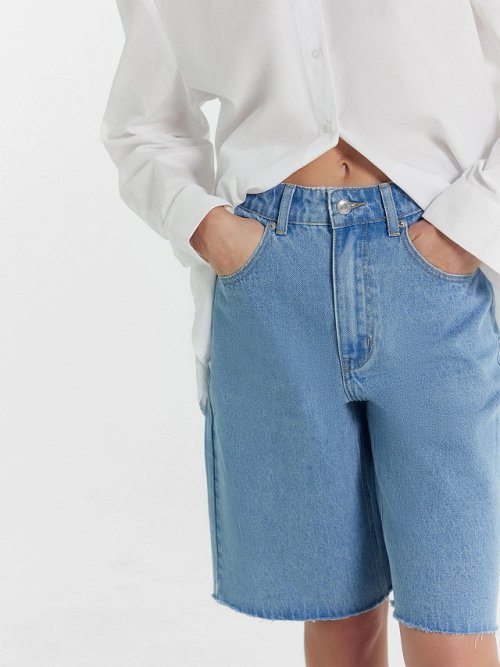 Шорты женские джинсовые в светло-голубом цвете, фото 5 из 5