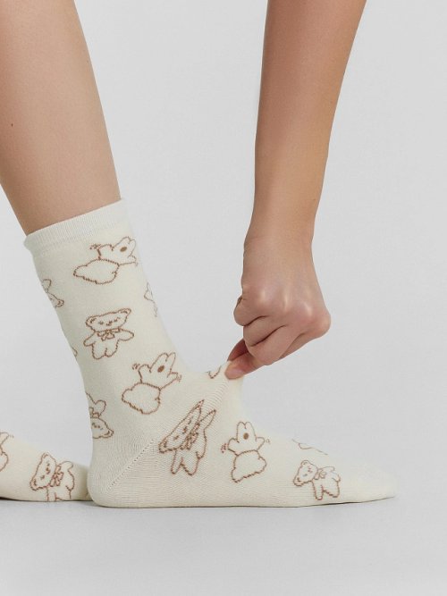 Носки женские кремовые с узором в виде медвежат, фото 1 из 5