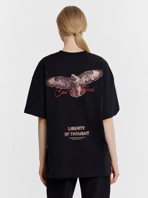 Футболка женская черная с принтом и написью "Liberty of flight", фото 1 из 30