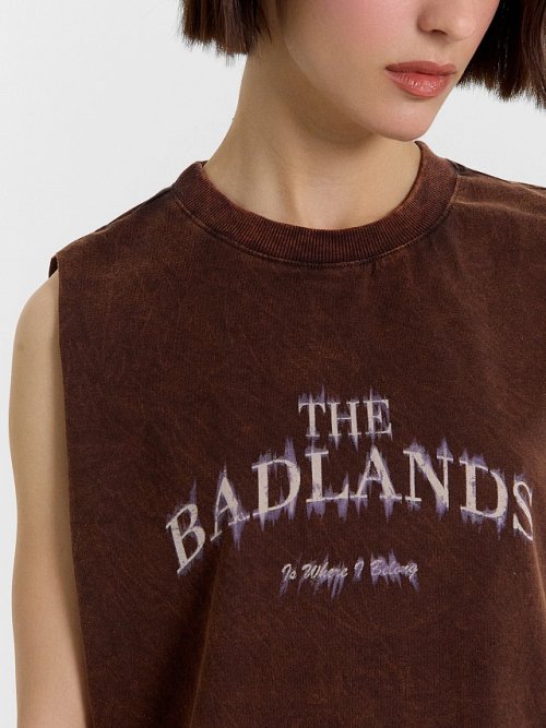 Топ женский коричневый с обработкой эйсид и надписью "The badlands", фото 4 из 30