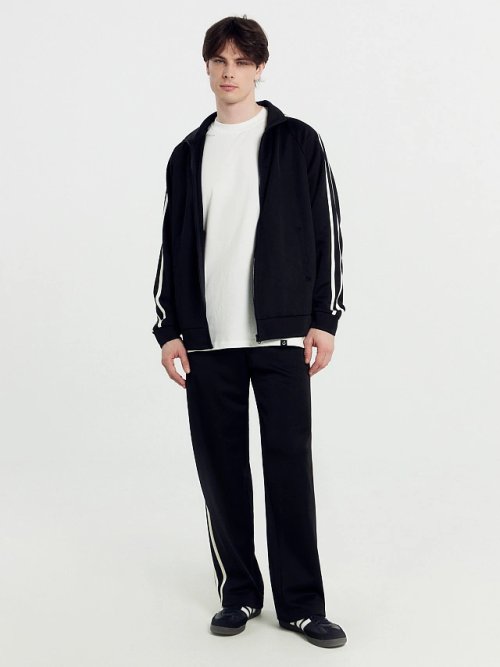 Брюки мужские черные со светло-молочными лампасами, фото 5 из 8