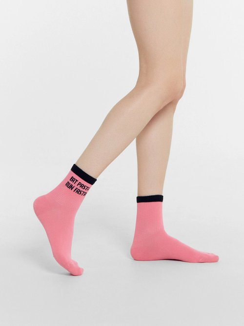 Носки женские розовые с надписью "EAT PASTA, RUN FASTA", фото 1 из 4