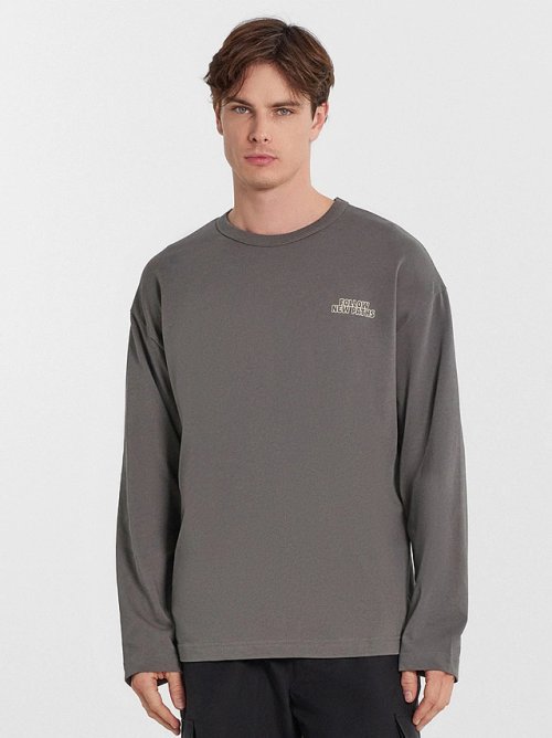 Лонгслив мужской в цвете хаки с печатью, фото 1 из 6