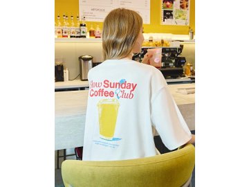 Футболка женская белая с принтом и надписью "Slow Sunday Coffee club"