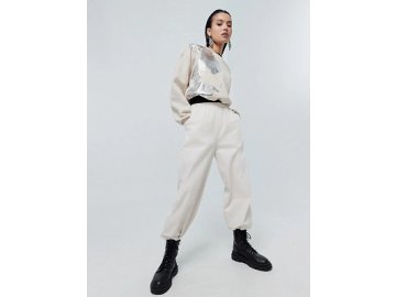 Брюки женские в бежевом цвете