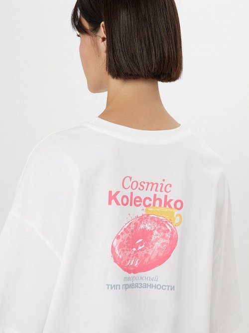 Футболка женская белая с принтом и надписью "Cosmic Kolechko", фото 5 из 35