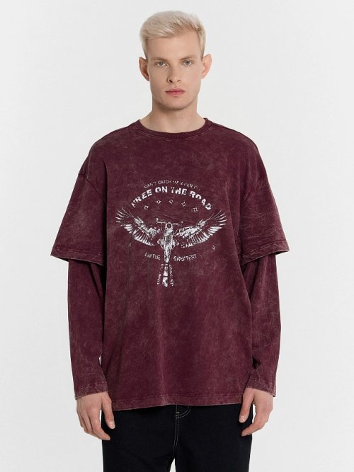 Лонгслив мужской бордовый с обработкой эйсид и принтом, фото 1 из 5