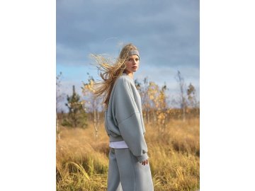 Толстовка женская голубая оверсайз из коллекции «Zakaзnik El’nya / Заказник Ельня» Марк Формель