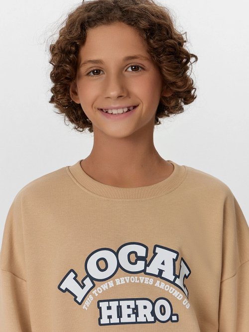 Свитшот для мальчиков бежевый с надписью Local Hero, фото 5 из 7