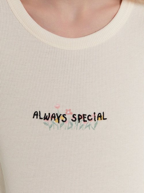 Лонгслив женский кремовый с вышивкой "always special", фото 5 из 25