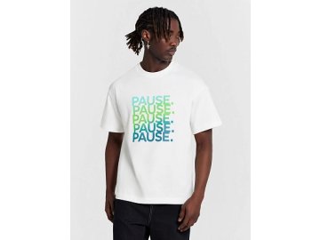 Футболка мужская белая с принтом "Pause"