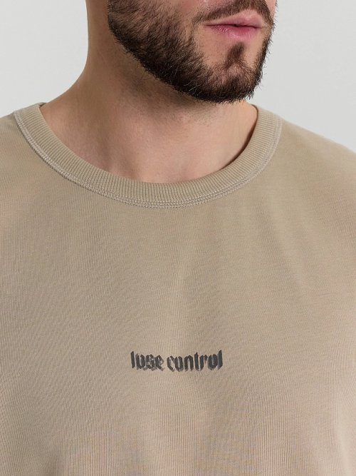 Футболка мужская бежевая с принтом "lose control", фото 4 из 14
