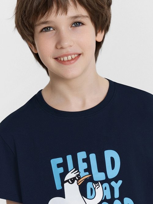 Комплект для мальчиков синий с принтом и надписью "Field day good vibes only", фото 6 из 8