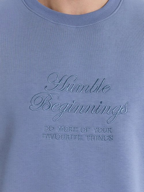 Свитшот мужской синий с вышивкой "Humble beginning", фото 5 из 14