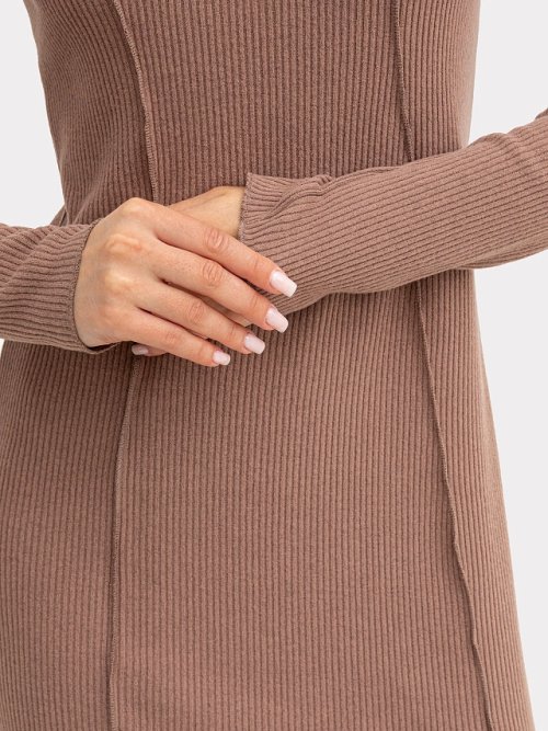 Платье женское в таупово-бежевом цвете, фото 5 из 6