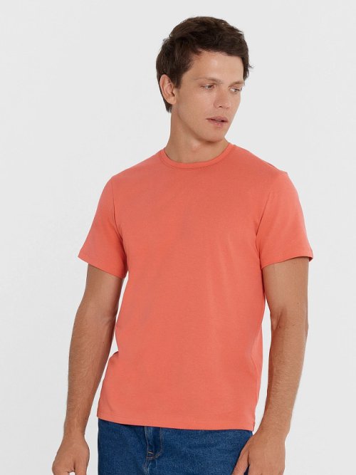 Футболка мужская в кораллово-красном цвете, фото 1 из 5