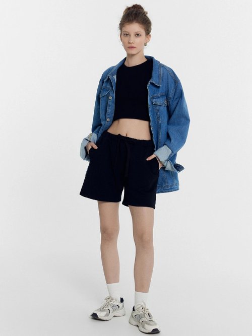 Свободные шорты мини с высокой линией талии в черном цвете, фото 1 из 6