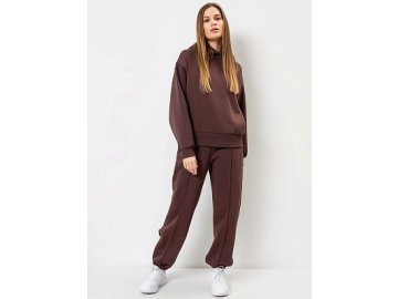 Брюки женские джоггеры теплые в коричневом цвете