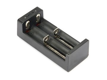 Зарядное устройство XTAR MC2 с USB кабелем