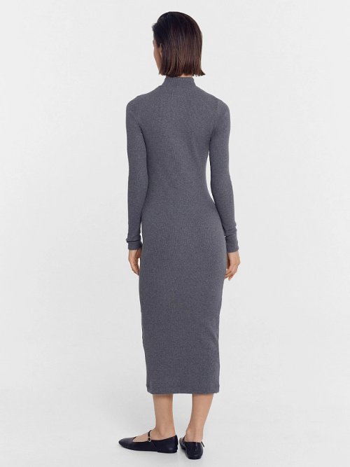 Облегающее платье миди в рубчик темно-серого цвета, фото 4 из 5