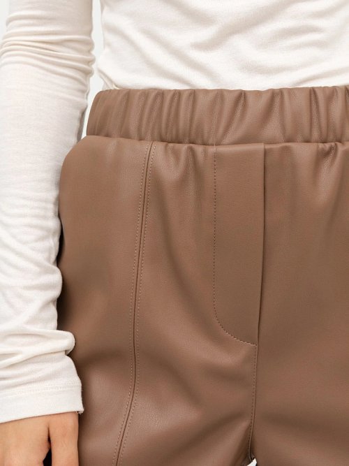 Брюки женские бежевые из экокожи, фото 5 из 8