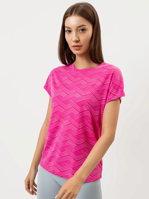 Футболка женская спортивная в розовом цвете с принтом, фото 1 из 4