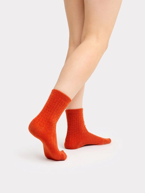 Носки женские шерстяные оранжевые с текстурой объемных ромбиков, фото 2 из 4