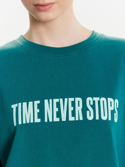 Футболка женская зеленая "time never stops", фото 4 из 5