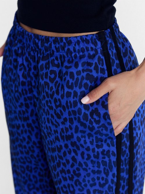 Брюки женские синие с леопардовым принтом, фото 7 из 7