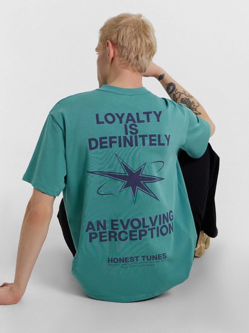 Футболка мужская бирюзовая с надписью "Loyalty is definitely ", фото 6 из 12