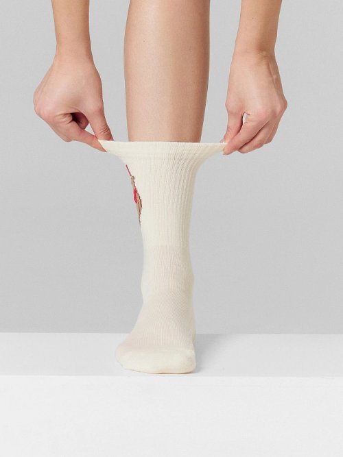 Носки женские кремовые с узором в виде новогоднего мишки, фото 4 из 24