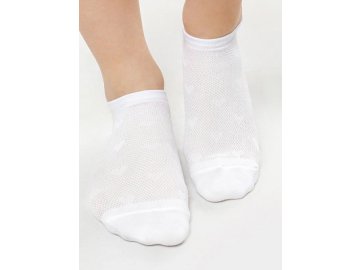 Короткие носки женские в белом цвете с рисунком в виде сердец