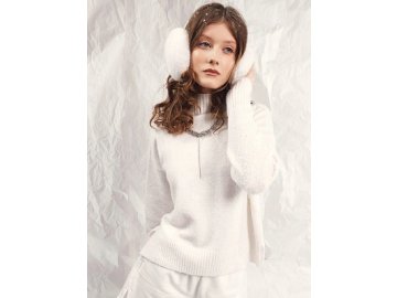 Джемпер женский в молочном цвете