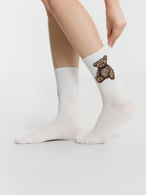 Носки женские высокие белые с узором в виде мишки, фото 1 из 18