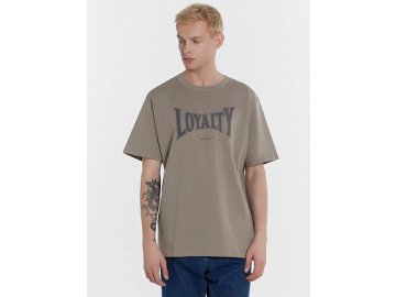 Футболка мужская с надписью "Loyalty to myself"