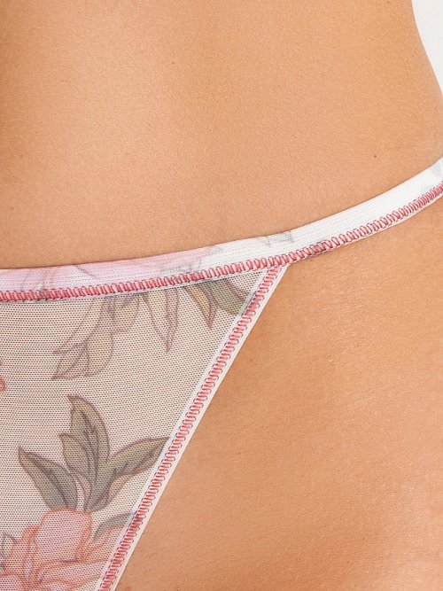 Трусы женские стринги в бежевом оттенке с принтом "пионы", фото 3 из 3