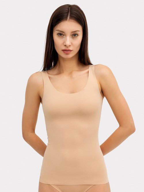 Однотонная прилегающая майка с "сырыми" срезами в цвете "обжаренный миндаль", фото 1 из 4
