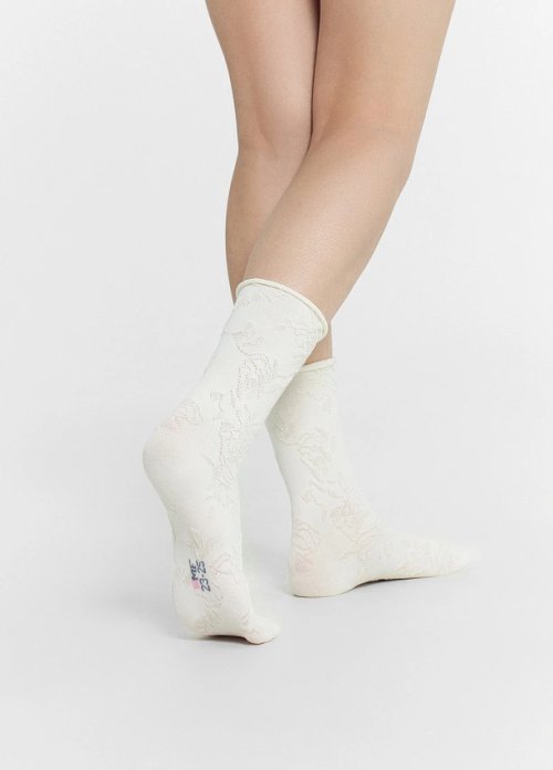 Носки женские в молочно-белом цвете, фото 2 из 4