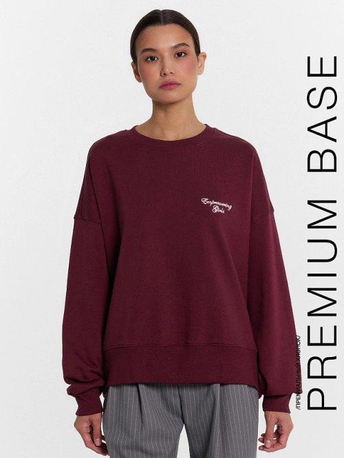 Свитшот женский бордовый оверсайз с вышивкой на груди "empowering girls", фото 1 из 6