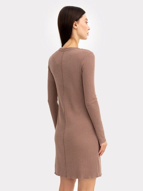 Платье женское в таупово-бежевом цвете, фото 3 из 6